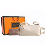 Shoulder bag & large capacity